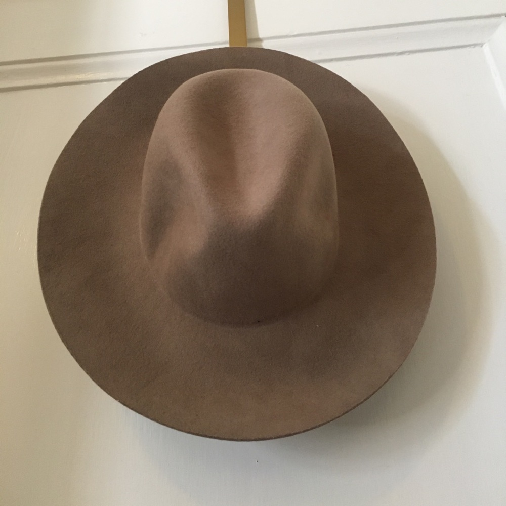 100% wool hat in brown color